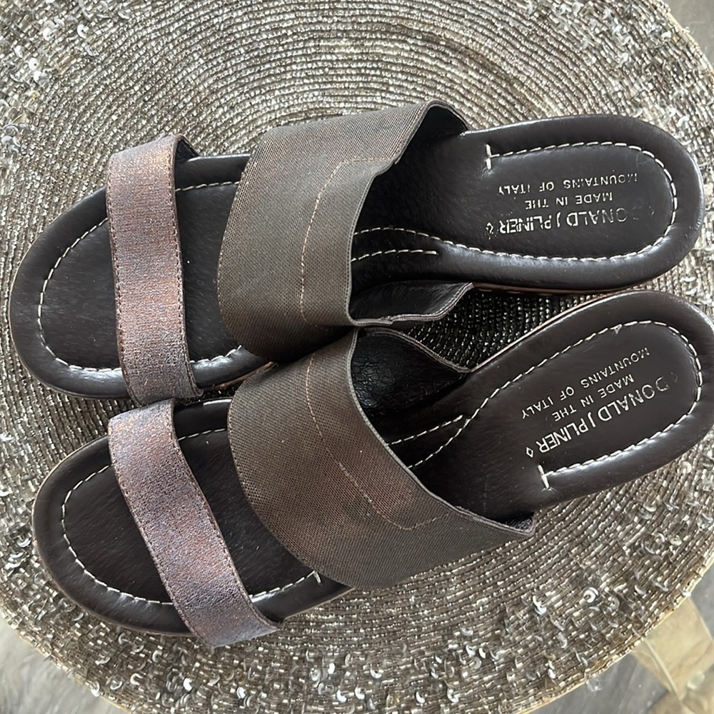 Donald J Pliner Shera Sandals Platform Wedge Metallic Brown straps Cork size 9.5 - Picture 9 of 9